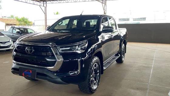 TOYOTA HILUX 2.8 D-4D TURBO DIESEL CD SRX 4X4 AUTOMÁTICO